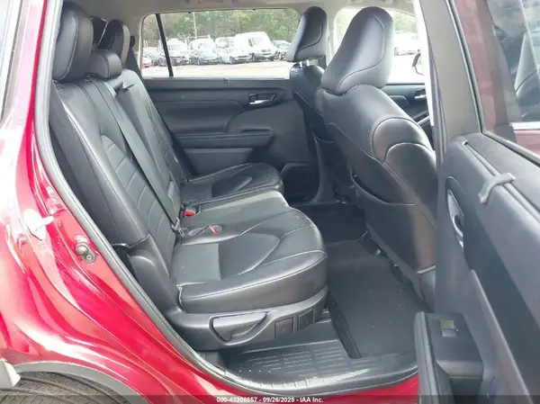 5TDGZRBH6MS531248 2021 TOYOTA HIGHLANDER - Image 8