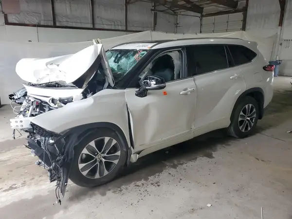 5TDGZRBH6MS531864 2021 TOYOTA HIGHLANDER - Image 1