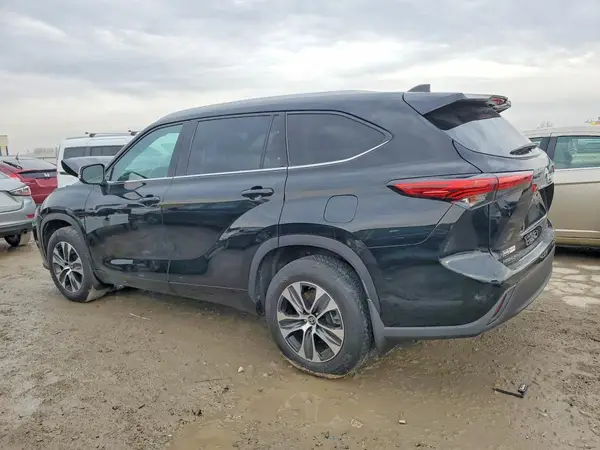 5TDGZRBH6MS540838 2021 TOYOTA HIGHLANDER - Image 2