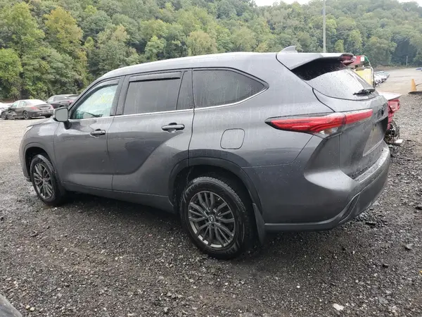 5TDGZRBH6MS558465 2021 TOYOTA HIGHLANDER - Image 2