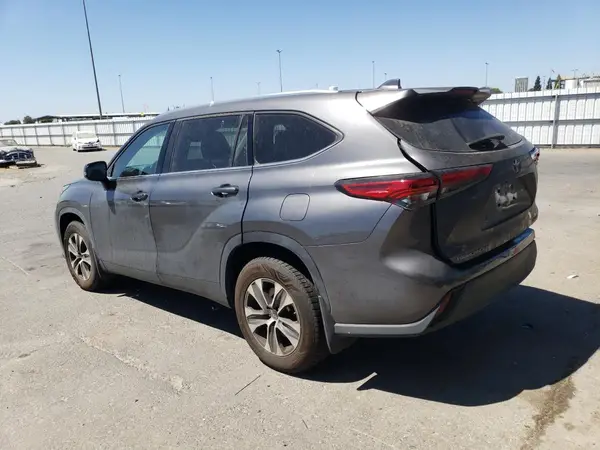 5TDGZRBH6MS558966 2021 TOYOTA HIGHLANDER - Image 2