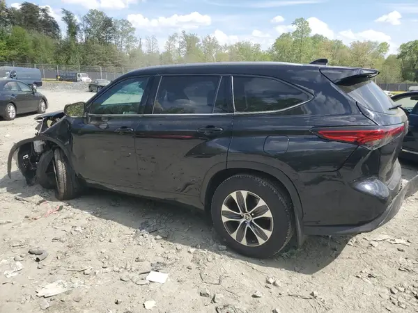 5TDGZRBH6NS178687 2022 TOYOTA HIGHLANDER - Image 2