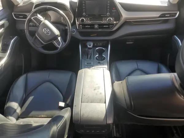 5TDGZRBH6NS236250 2022 TOYOTA HIGHLANDER - Image 8