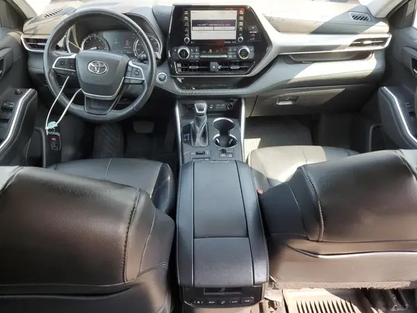 5TDGZRBH6NS567328 2022 TOYOTA HIGHLANDER - Image 8