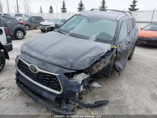 5TDGZRBH6NS568978 2022 TOYOTA HIGHLANDER - Image 2