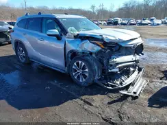 5TDGZRBH6NS580130 2022 TOYOTA HIGHLANDER