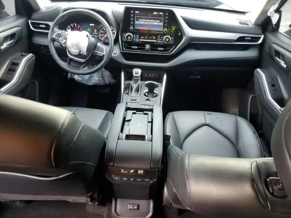 5TDGZRBH6NS588020 2022 TOYOTA HIGHLANDER - Image 8