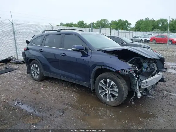 5TDGZRBH6NS591080 2022 TOYOTA HIGHLANDER - Image 1