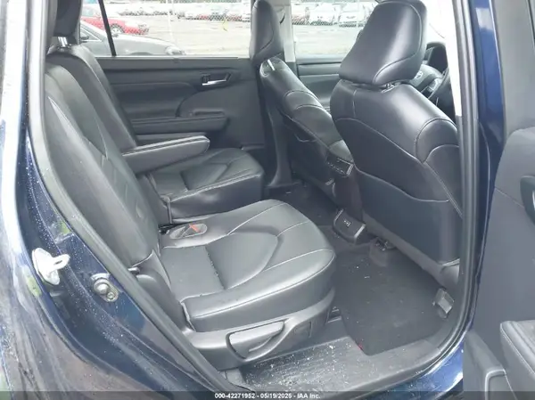 5TDGZRBH6NS591080 2022 TOYOTA HIGHLANDER - Image 8