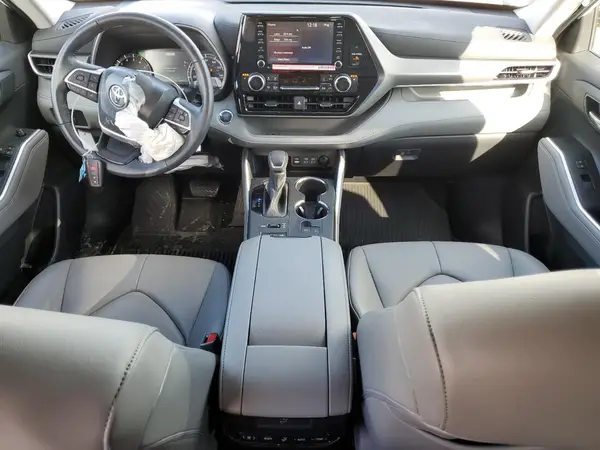5TDGZRBH6NS592262 2022 TOYOTA HIGHLANDER - Image 8