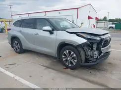 5TDGZRBH6NS593041 2022 TOYOTA HIGHLANDER