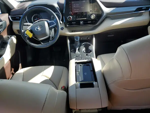 5TDGZRBH6NS594903 2022 TOYOTA HIGHLANDER - Image 8