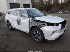 5TDGZRBH6NS596697 2022 TOYOTA HIGHLANDER