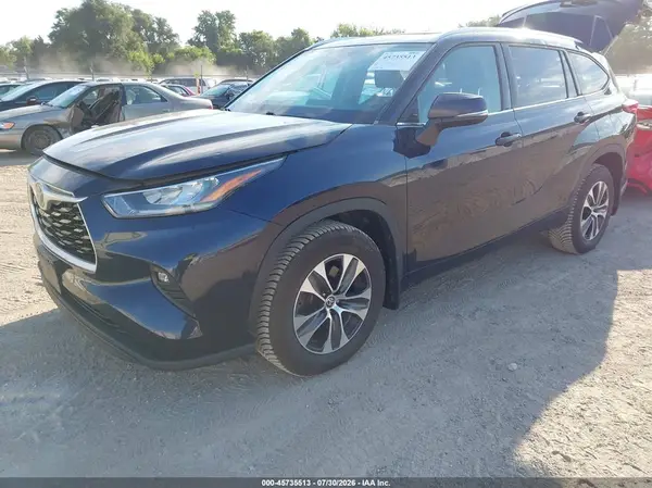 5TDGZRBH7LS008609 2020 TOYOTA HIGHLANDER - Image 2