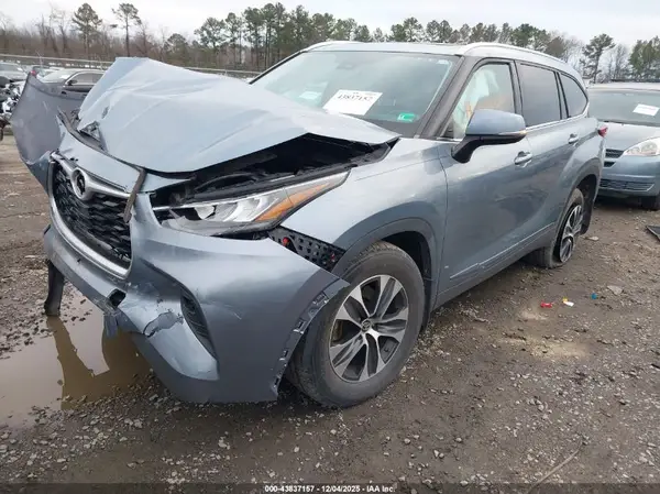 5TDGZRBH7LS026866 2020 TOYOTA HIGHLANDER - Image 2