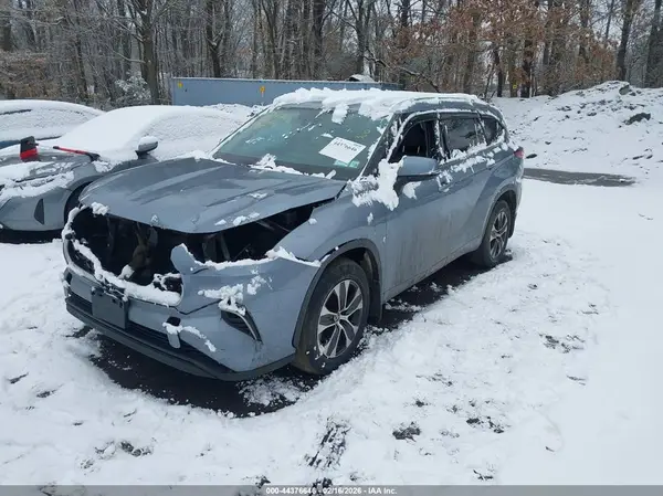 5TDGZRBH7LS036894 2020 TOYOTA HIGHLANDER - Image 2