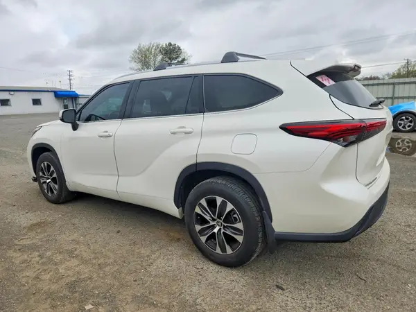 5TDGZRBH7LS508964 2020 TOYOTA HIGHLANDER - Image 2