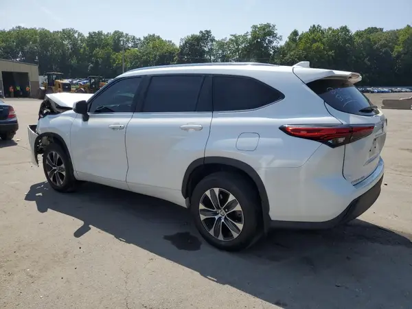5TDGZRBH7MS059898 2021 TOYOTA HIGHLANDER - Image 2