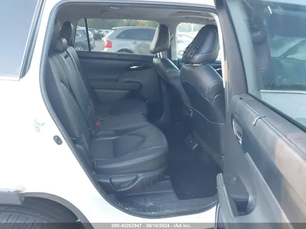 5TDGZRBH7MS065281 2021 TOYOTA HIGHLANDER - Image 8
