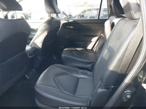 5TDGZRBH7MS083490 2021 TOYOTA HIGHLANDER - Image 8