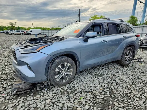 5TDGZRBH7MS096465 2021 TOYOTA HIGHLANDER - Image 1