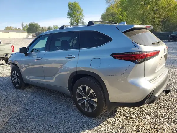 5TDGZRBH7MS099933 2021 TOYOTA HIGHLANDER - Image 2