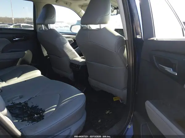 5TDGZRBH7MS112101 2021 TOYOTA HIGHLANDER - Image 8