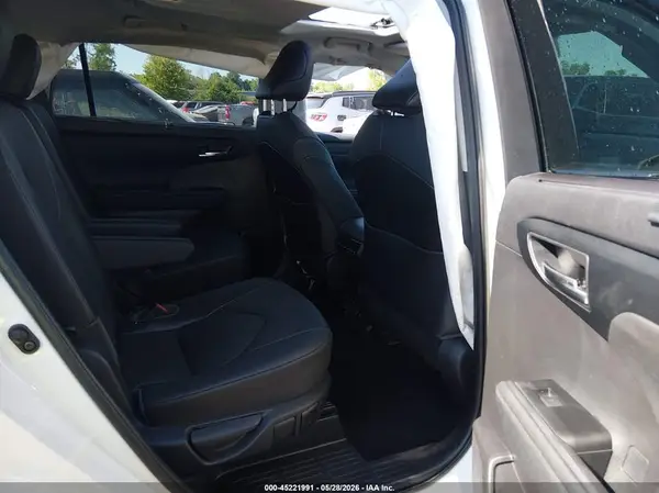 5TDGZRBH7MS115547 2021 TOYOTA HIGHLANDER - Image 8