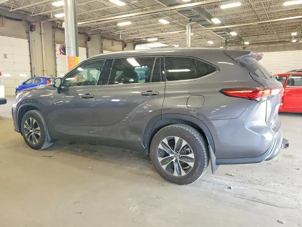 5TDGZRBH7MS116519 2021 TOYOTA HIGHLANDER - Image 2