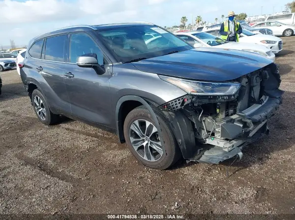 5TDGZRBH7MS121493 2021 TOYOTA HIGHLANDER - Image 1