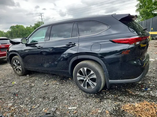 5TDGZRBH7MS123986 2021 TOYOTA HIGHLANDER - Image 2