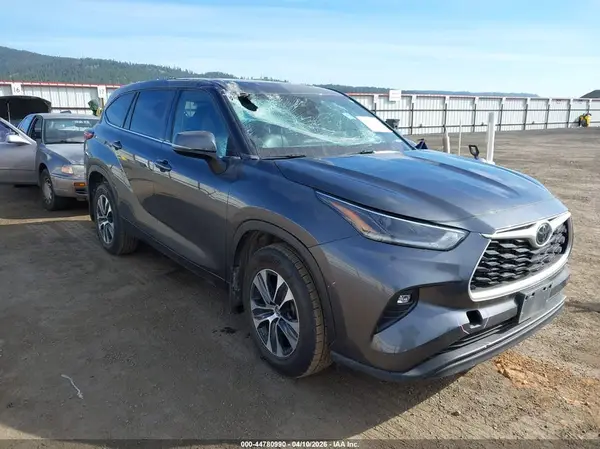 5TDGZRBH7MS139086 2021 TOYOTA HIGHLANDER - Image 1