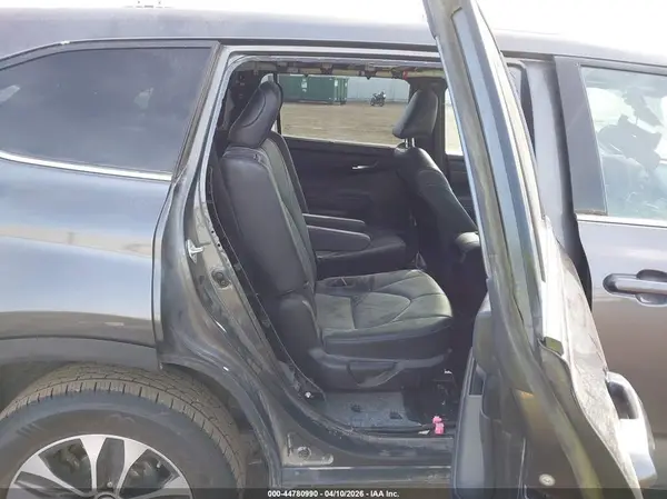5TDGZRBH7MS139086 2021 TOYOTA HIGHLANDER - Image 8