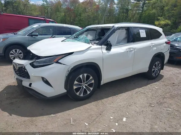 5TDGZRBH7MS139296 2021 TOYOTA HIGHLANDER - Image 2