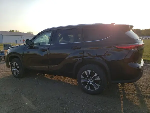 5TDGZRBH7MS140805 2021 TOYOTA HIGHLANDER - Image 2