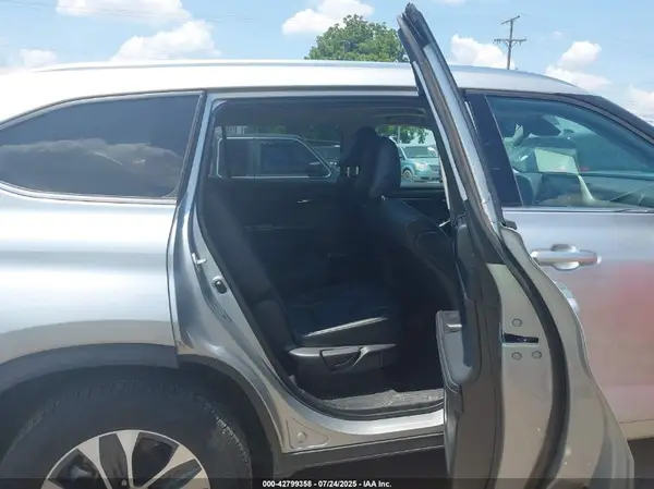 5TDGZRBH7MS146488 2021 TOYOTA HIGHLANDER - Image 8