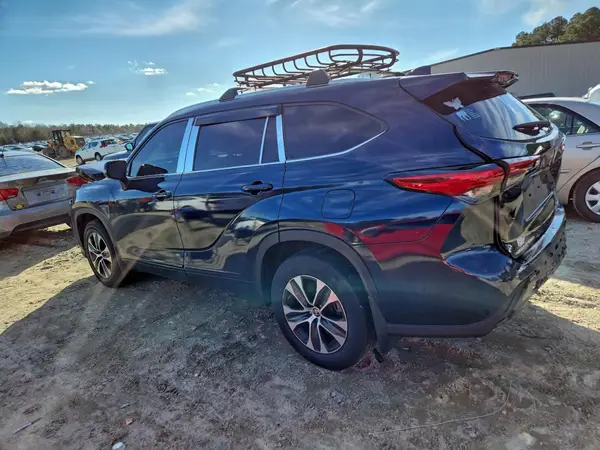 5TDGZRBH7MS146863 2021 TOYOTA HIGHLANDER - Image 2