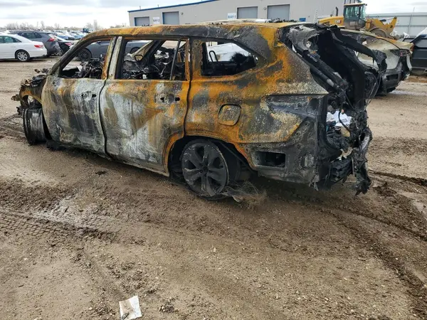 5TDGZRBH7MS146877 2021 TOYOTA HIGHLANDER - Image 2