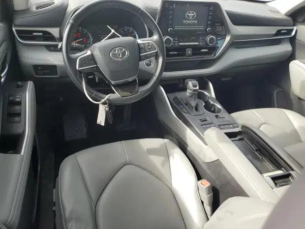 5TDGZRBH7MS525717 2021 TOYOTA HIGHLANDER - Image 8