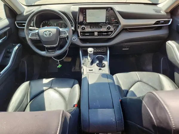 5TDGZRBH7MS527502 2021 TOYOTA HIGHLANDER - Image 8