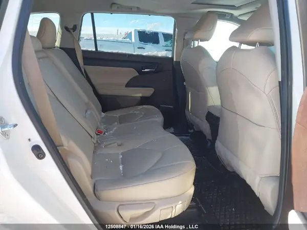 5TDGZRBH7MS527967 2021 TOYOTA HIGHLANDER - Image 8