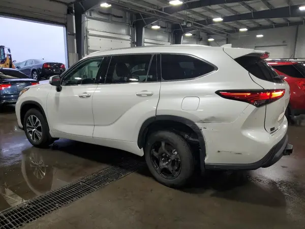 5TDGZRBH7MS529296 2021 TOYOTA HIGHLANDER - Image 2