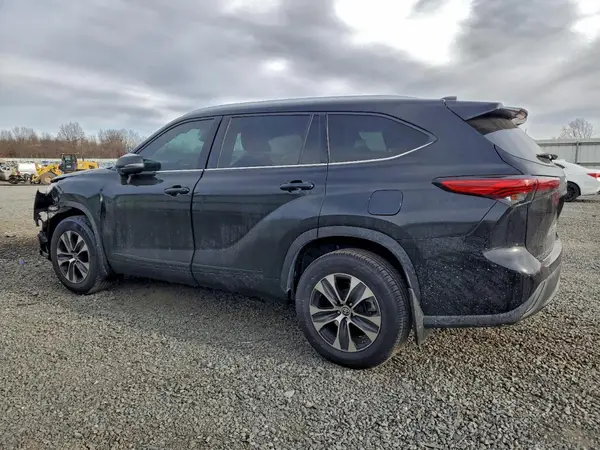 5TDGZRBH7MS534708 2021 TOYOTA HIGHLANDER - Image 2