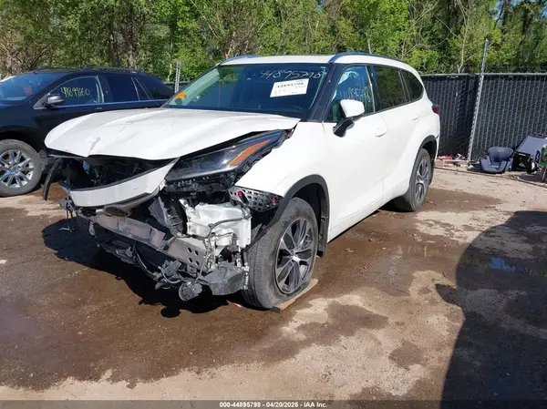 5TDGZRBH7MS539441 2021 TOYOTA HIGHLANDER - Image 2