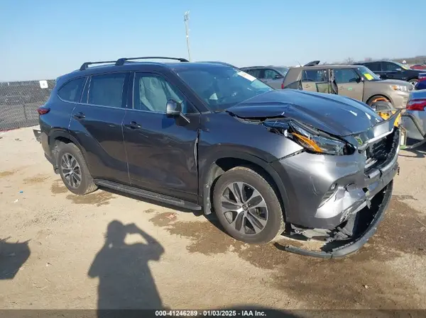 5TDGZRBH7MS540086 2021 TOYOTA HIGHLANDER - Image 1