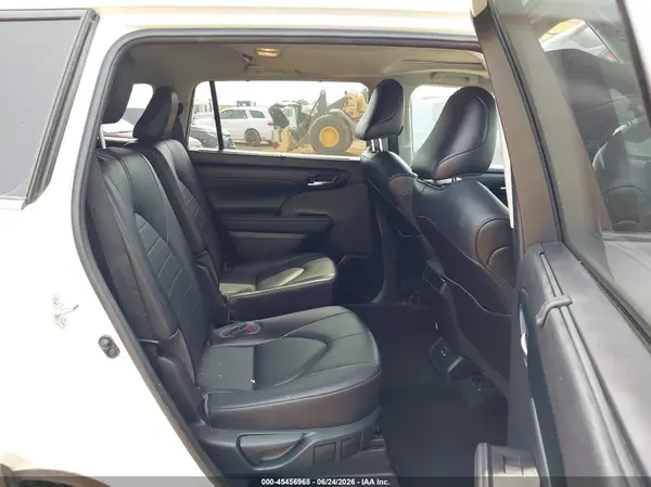 5TDGZRBH7MS540993 2021 TOYOTA HIGHLANDER - Image 8