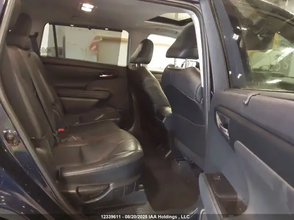5TDGZRBH7MS550472 2021 TOYOTA HIGHLANDER - Image 8