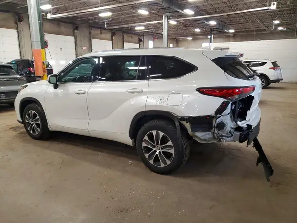 5TDGZRBH7MS552870 2021 TOYOTA HIGHLANDER - Image 2