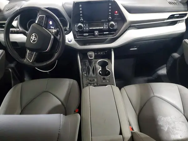 5TDGZRBH7MS557129 2021 TOYOTA HIGHLANDER - Image 8