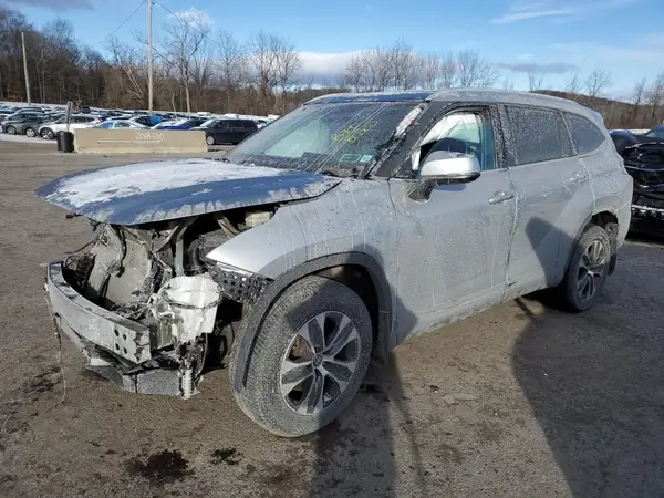 5TDGZRBH7NS228190 2022 TOYOTA HIGHLANDER - Image 1